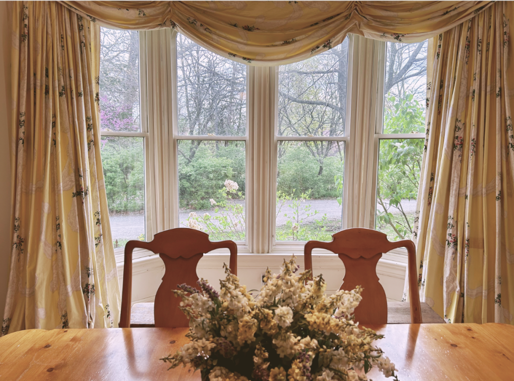 Dining room bay windows